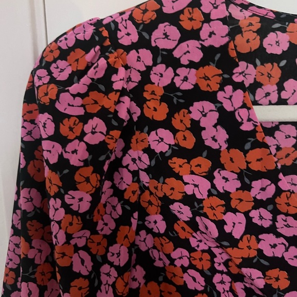 Beautiful floral blouse - Picture 4 of 4